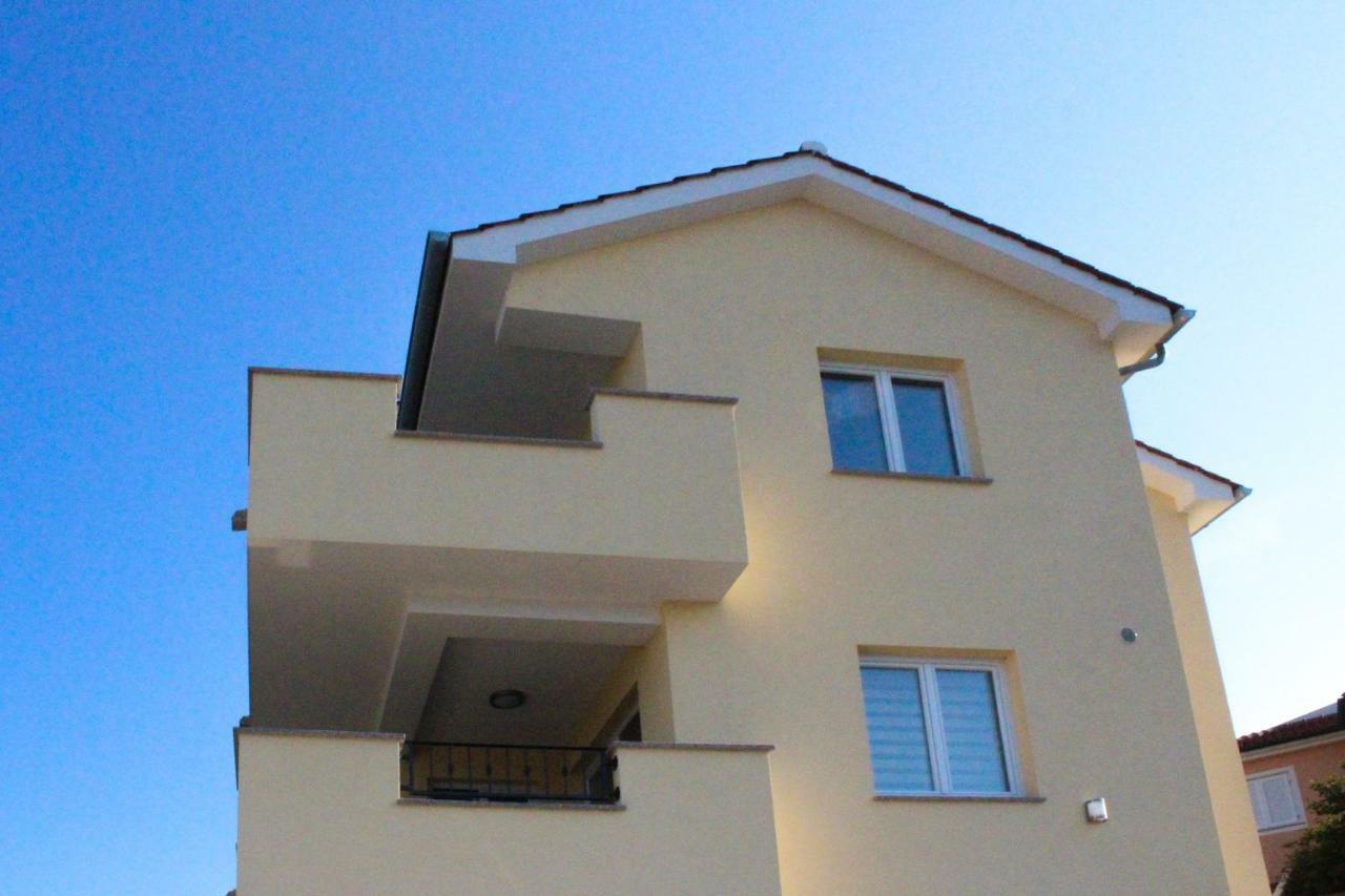 Apartmani Marin Vrbnik Kültér fotó